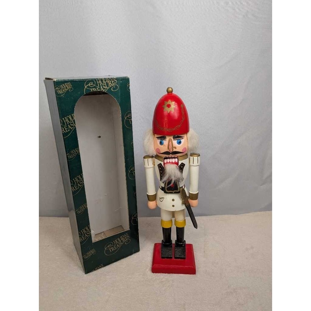 Holiday Treasures Red Soldier Nutcracker‎ Christmas Decorative Figurine